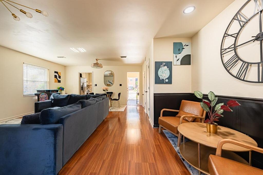 Elegant Townhome Retreat With King Bed Near I-10, Capitol, Fsu & Famu Tallahassee Bagian luar foto