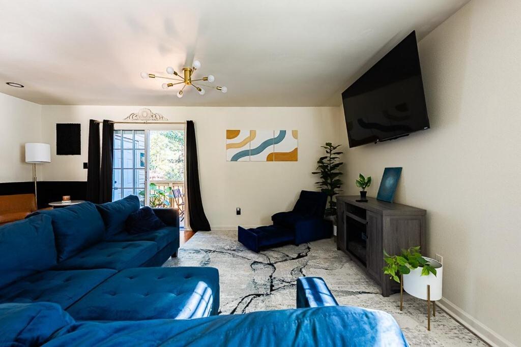 Elegant Townhome Retreat With King Bed Near I-10, Capitol, Fsu & Famu Tallahassee Bagian luar foto