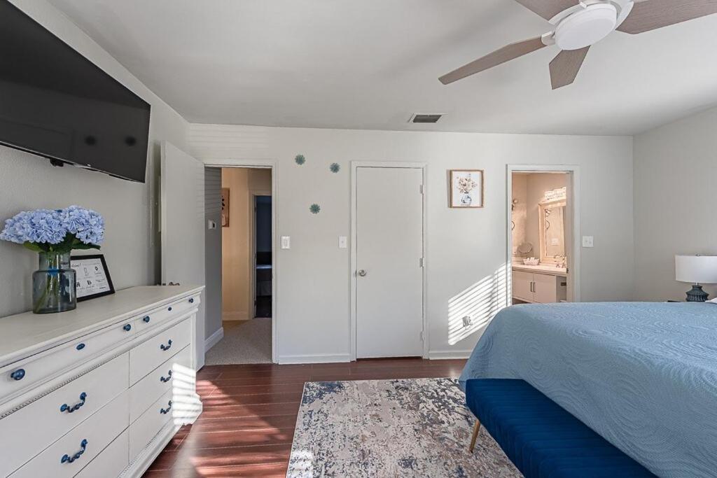 Elegant Townhome Retreat With King Bed Near I-10, Capitol, Fsu & Famu Tallahassee Bagian luar foto